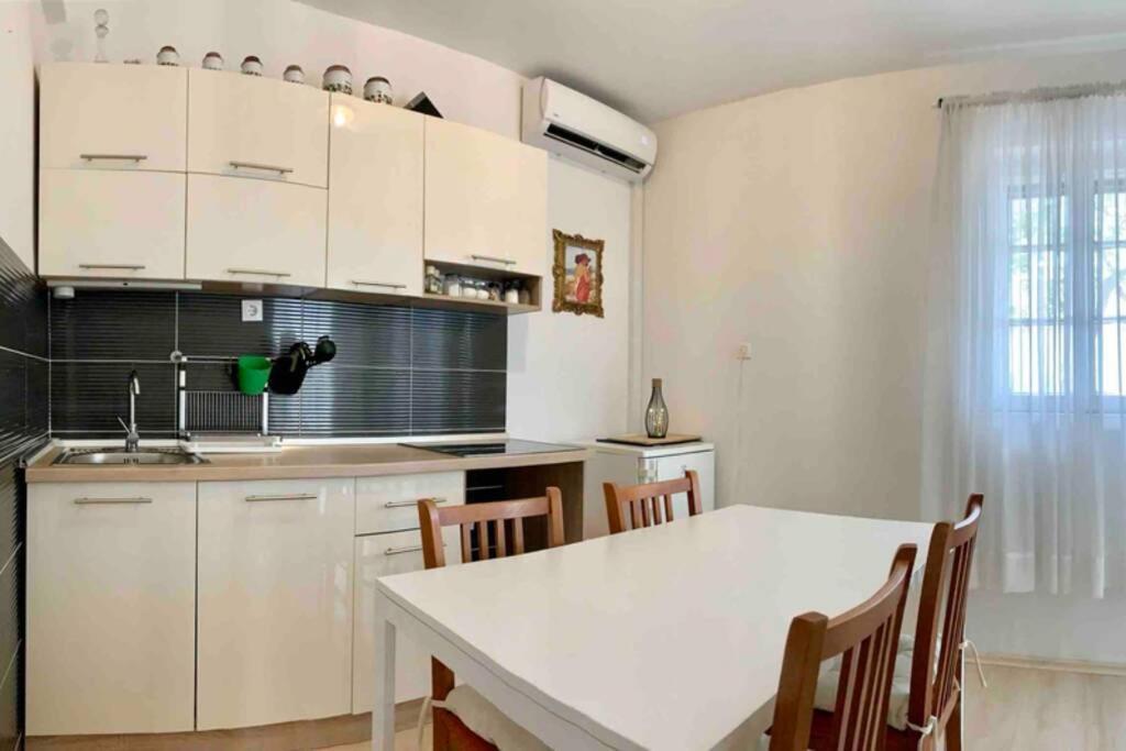 Summer Apartment 4 ماكارسكا المظهر الخارجي الصورة
